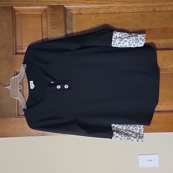 Boutique top - Picture 1 of 5